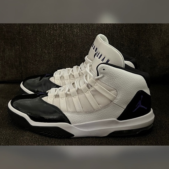 Jordan Max Aura 'Concord' Men’s Sneakers Black & White Color Size-11